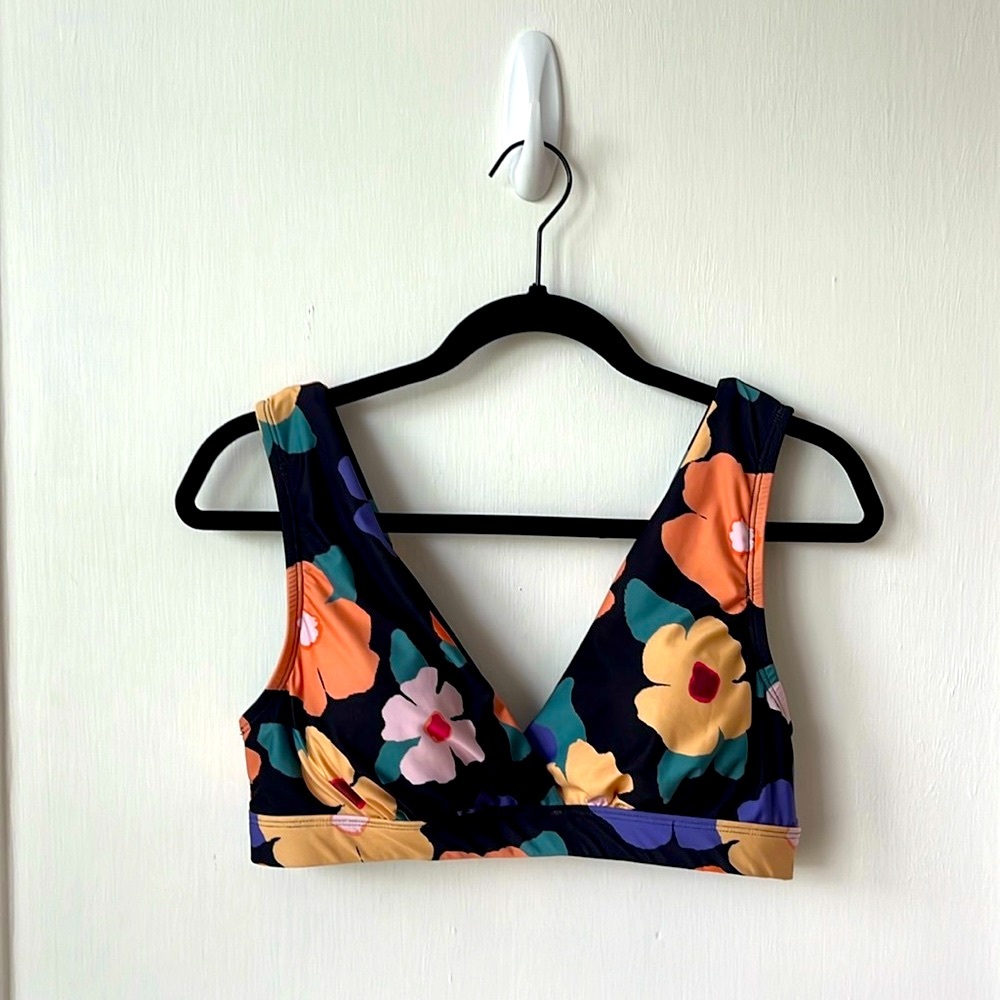 ✨HP✨ ModCloth Madison Bikini Top in Poppy Size Medium